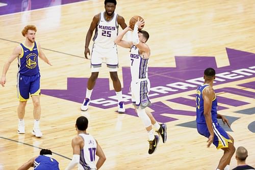 Golden State Warriors v Sacramento Kings