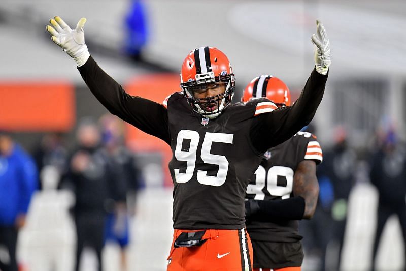 Cleveland Browns&#039; DE Myles Garrett looks to stop the Pittsburgh Steelers Offense on Sunday and lead the Browns to the postseason Week 17 CBS early coverage