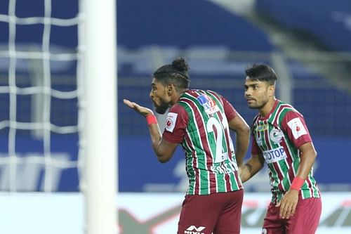 Roy Krishna celebrates after converting his penalty (Image courtesy: ISL)