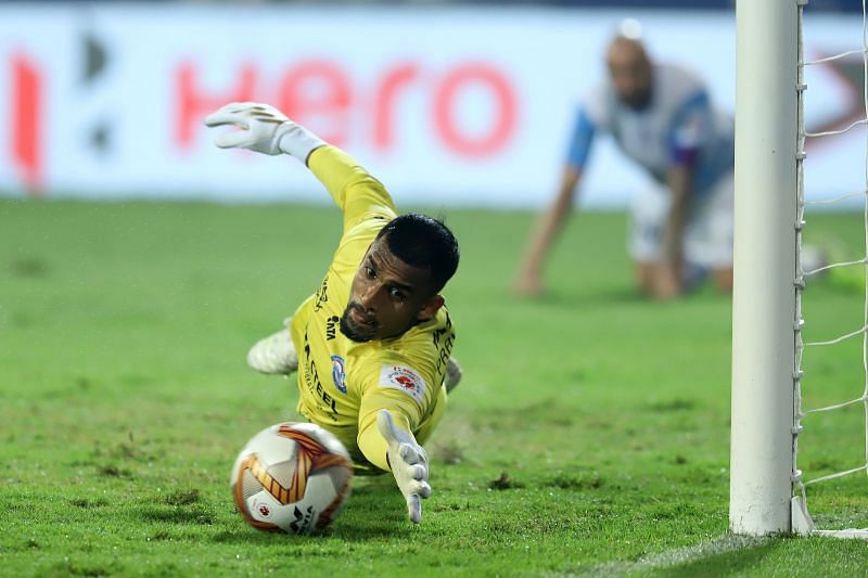 Jamshedpur FC goalkeeper Rehenesh TP produced some fine saves (Image Courtesy: ISL Media)