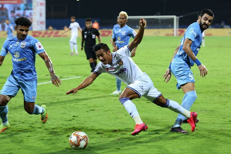 Chhangte in action against MCFC (Courtesy-ISL)