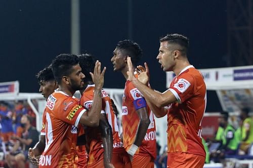 FC Goa celebrate after scoring (Image credits: ISL Media)