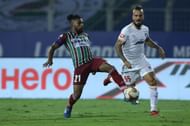 Fran Gonzalez (right) in action against ATK Mohun Bagan (Image courtesy: ISL)