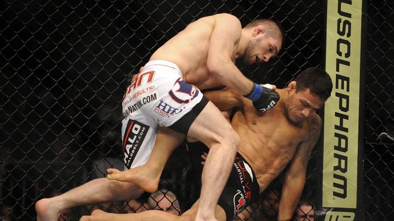 Khabib Nurmagomedov (left); Rafael dos Anjos (right)