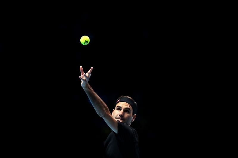 Roger Federer prepares to serve