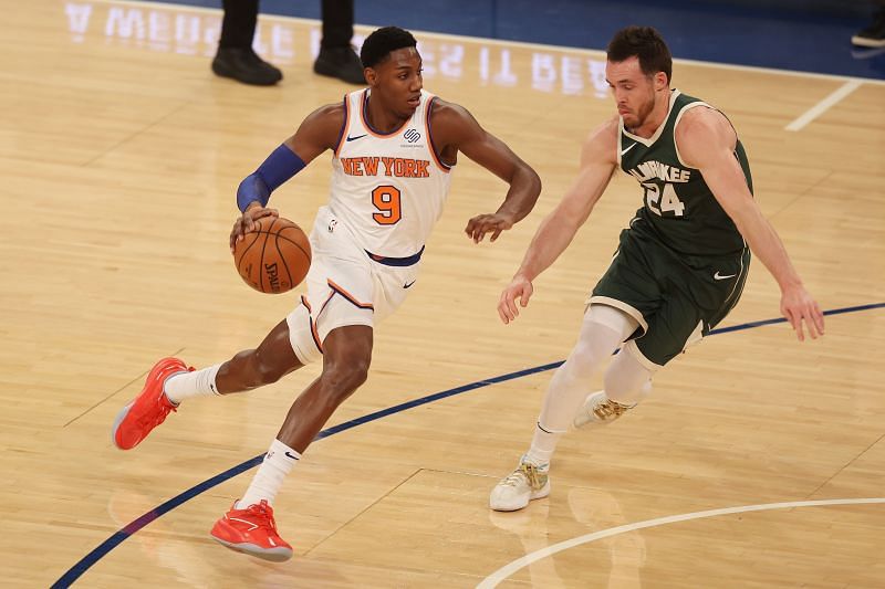 Milwaukee Bucks v New York Knicks