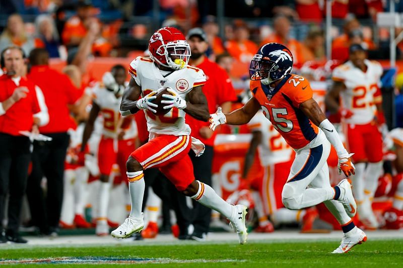 Kansas City Chiefs wide receiver Tyreek Hill shows off his speed against the Broncos