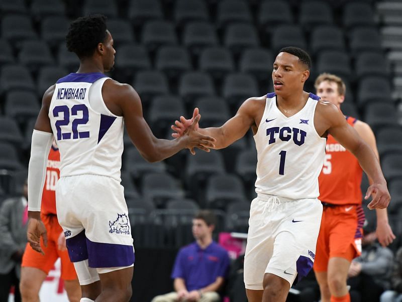  RJ Nembhard #22 and Desmond Bane #1 of the TCU Horned Frogs 