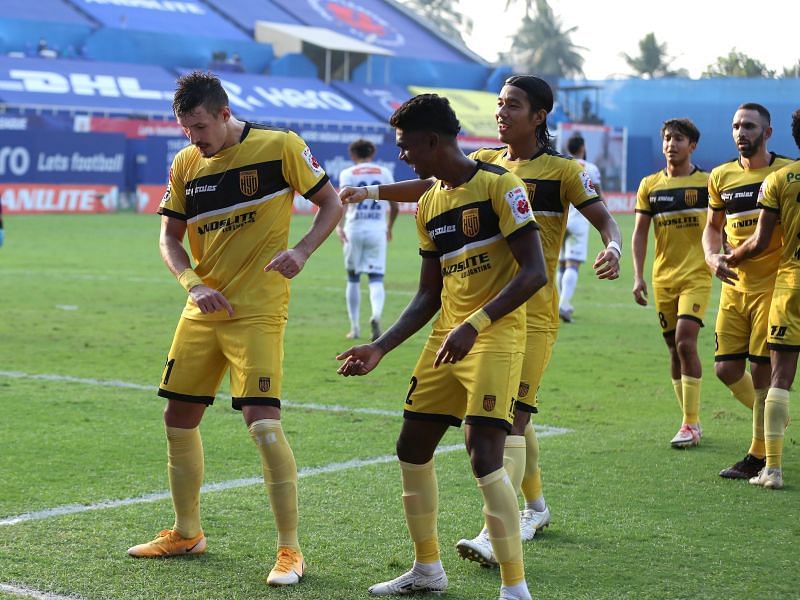 Hyderabad FC players celebrate after Fran Sandaza gives them the lead (Image Courtesy: ISL Media)