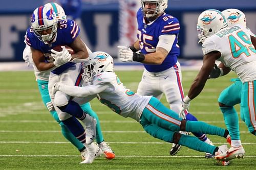 Miami Dolphins v Buffalo Bills