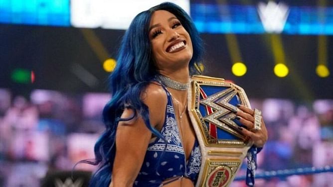 Sasha Banks lays out inter-gender match challenge on SmackDown
