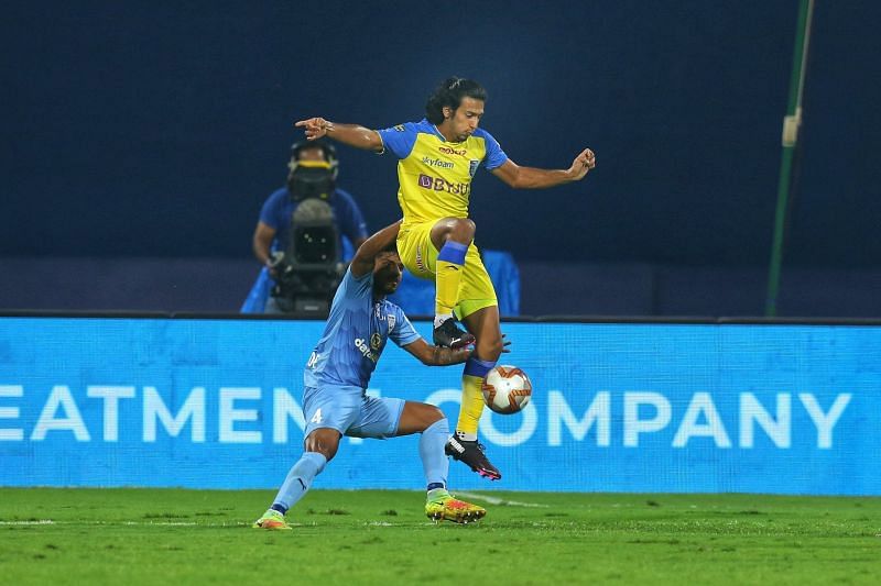 Kerala Blasters starlet Sahal Abdul Samad in action against Mumbai City FC.