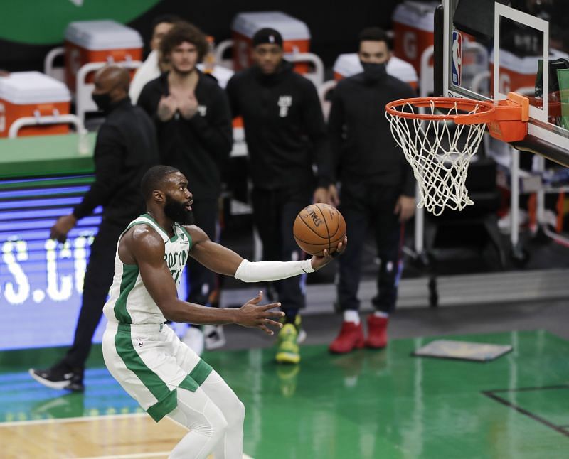 Jaylen Brown #7 of the Boston Celtics drives to the basket during the fourth quarter of the game against the Brooklyn Nets at TD Garden on December 25, 2020 (Photo by Omar Rawlings/Getty Images)