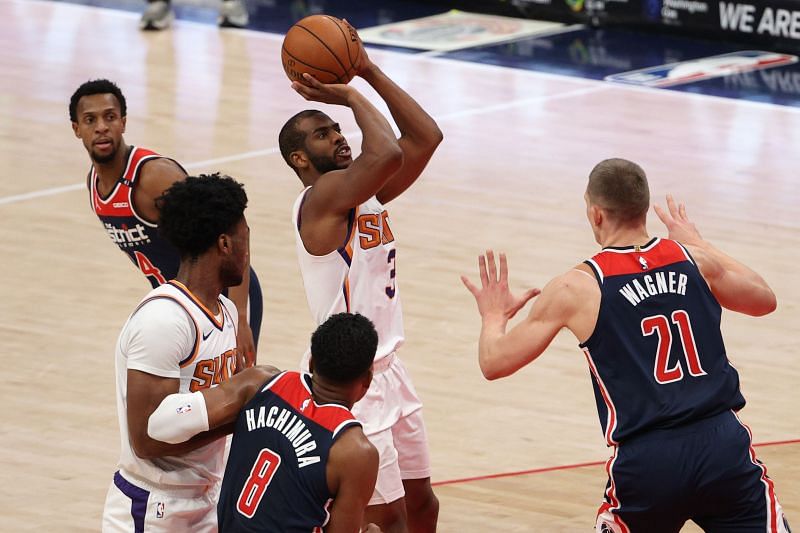 Chris Paul shoots in front of Moritz Wagner&nbsp;of the Washington Wizards&nbsp;