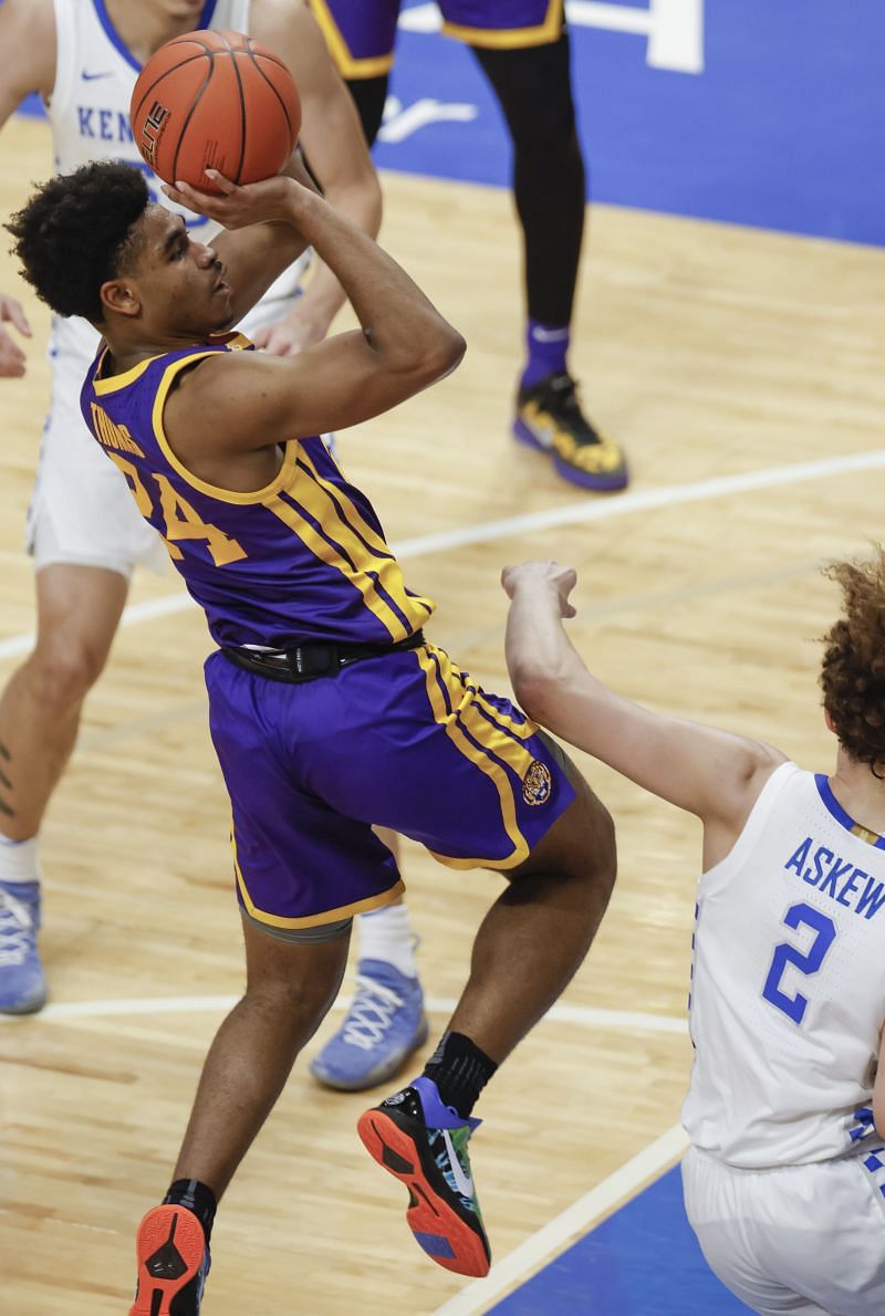 LSU Tigers&#039; #24 Cameron Johnson taking a jump-shot