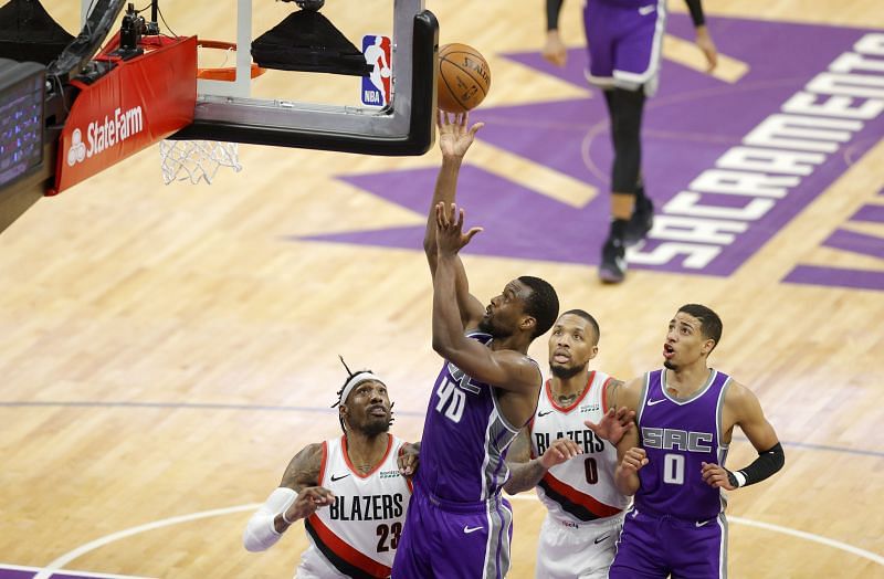 Harrison Barnes goes up for a shot against the Portland Trail Blazers.