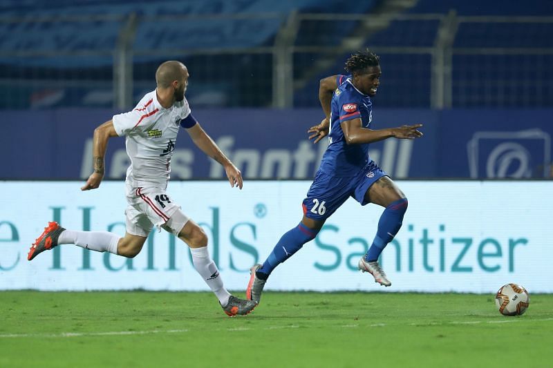 Deshorn Brown (R) in action for Bengaluru FC this season against NorthEast United FC (Image Courtesy: ISL Media)