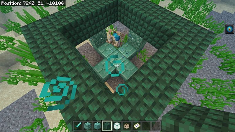 place a ring of prismarine around the top layer of the edges of the plus in Minecraft