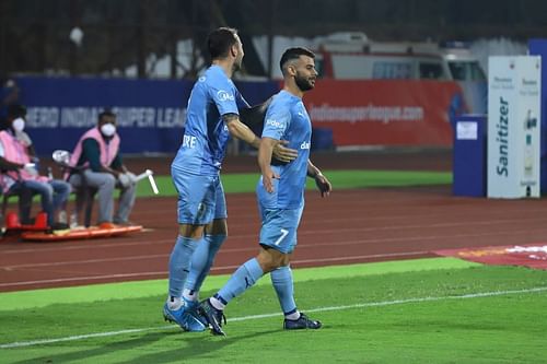 Adam le Fondre (L) and Hugo Boumous were the two goalscorers for Mumbai City FC (Image Courtesy: ISL Media)