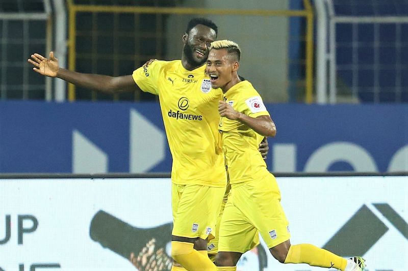 Bipin Singh and Mourtada Fall were two of the three goalscorers for Mumbai City FC against Bengaluru FC (Image Courtesy: ISL Media)