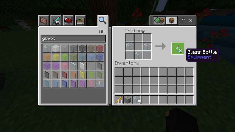 Crafting a glass bottle in Minecraft