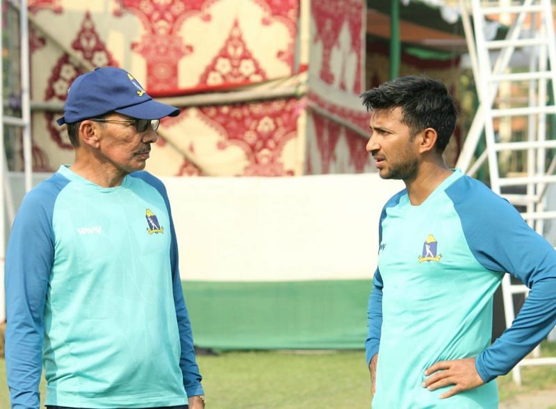 Anustup Majumdar (R) with head coach Arun Lal (L) during a training session.[Image Credits: CAB]