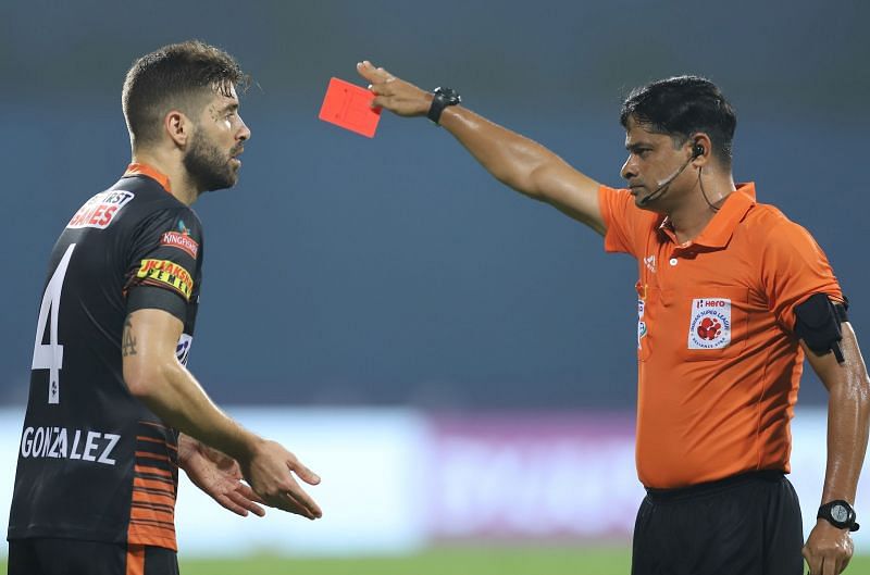 Ivan Gonzalez was given the marching orders and it changed the complexion of the game (Image Courtesy: ISL Media)