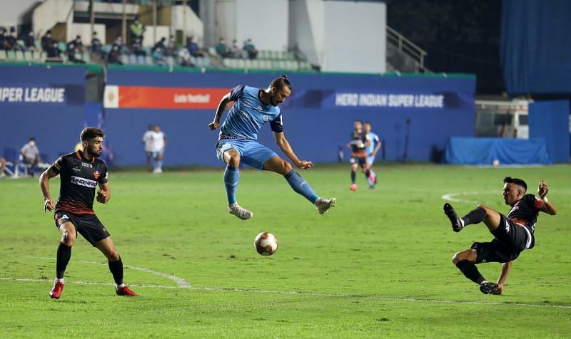 Nerijus Valskis (C) has scored 6 goals for his side in the ongoing ISL season. (Image: Jamshedpur FC)