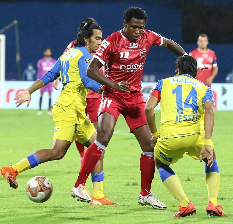 Kerala Blasters FC had a hard time dealing with Diego Mauricio. Courtesy: ISL