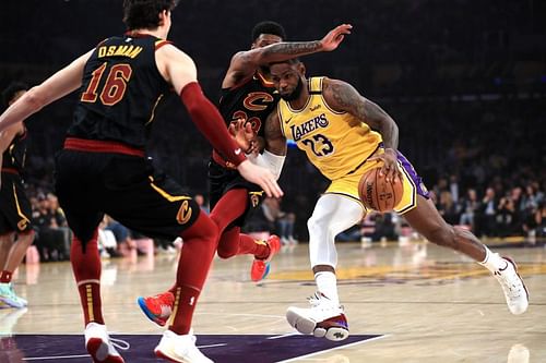 Cleveland Cavaliers v Los Angeles Lakers