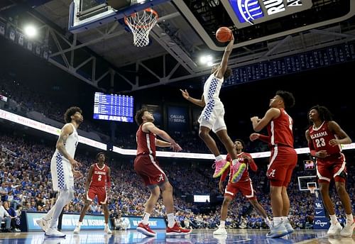 Kentucky Wildcats shoots the ball against the Alabama Crimson Tide at Rupp Arena.