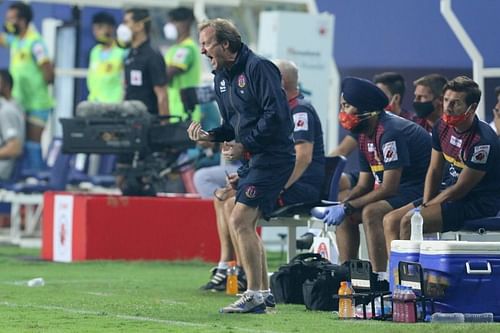 SC East Bengal coach Tony Grant felt the game was very evenly-challenged until they conceded the second goal (Image Courtesy: ISL Media)