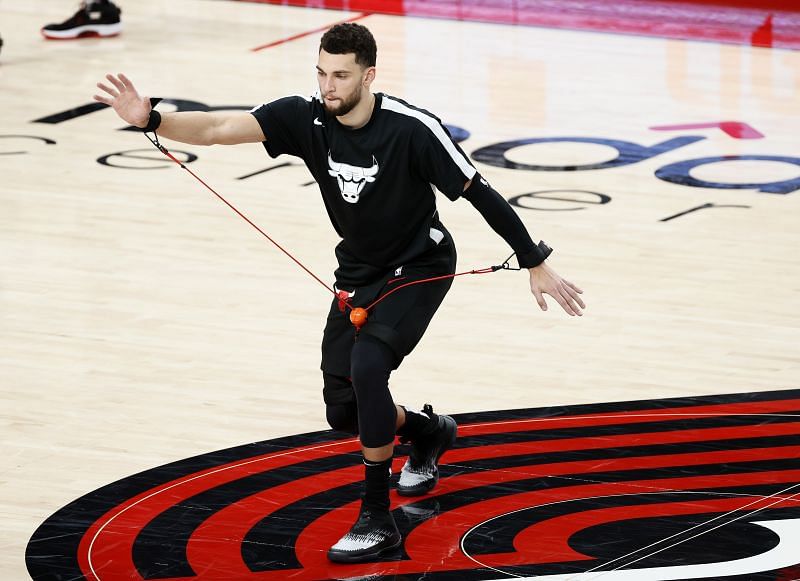 Zach LaVine warms up against the Portland Trail Blazers