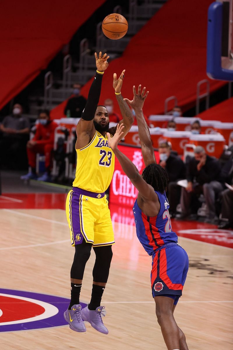 The LA Lakers star LeBron James shoots a jumper against Detroit Pistons