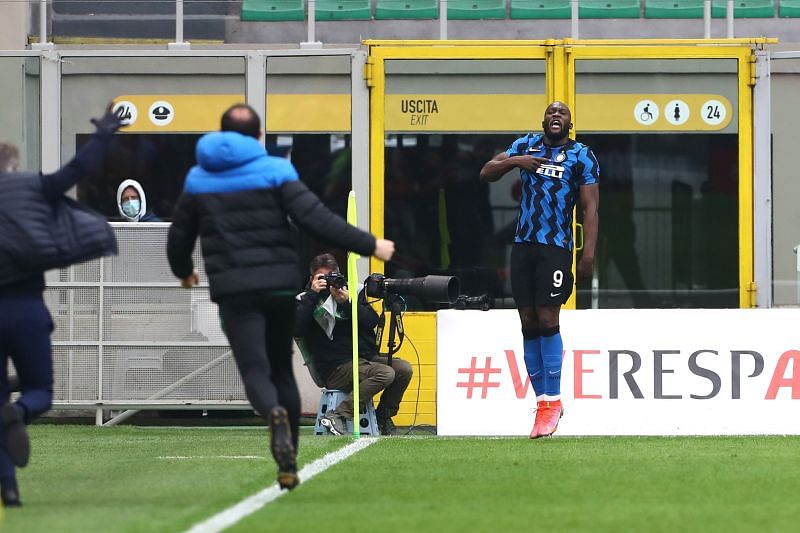 Romelu Lukaku celebrates after scoring against AC Milan