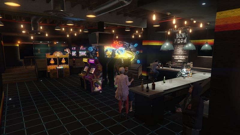 A retro arcade building has a number of games that GTA Online players can purchase and enjoy (Image via GTA Wiki)