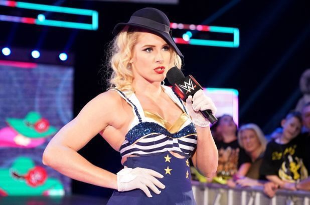 Twitter in disbelief after Lacey Evans reveals she's pregnant on WWE RAW