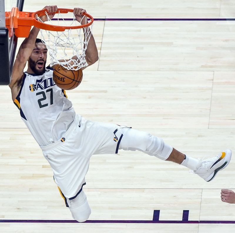 Rudy Gobert dunks for Utah Jazz