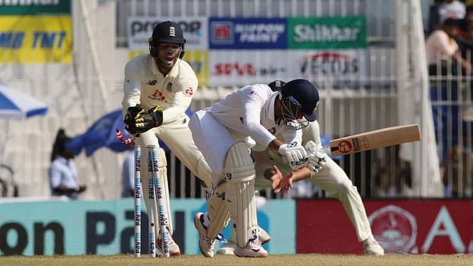 Watch: Moeen Ali's double-strike puts Team India on the back foot