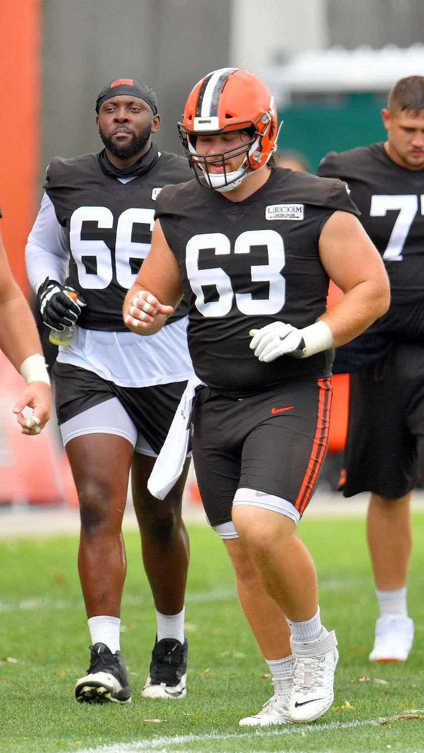 Cleveland Browns right guard Wyatt Teller 