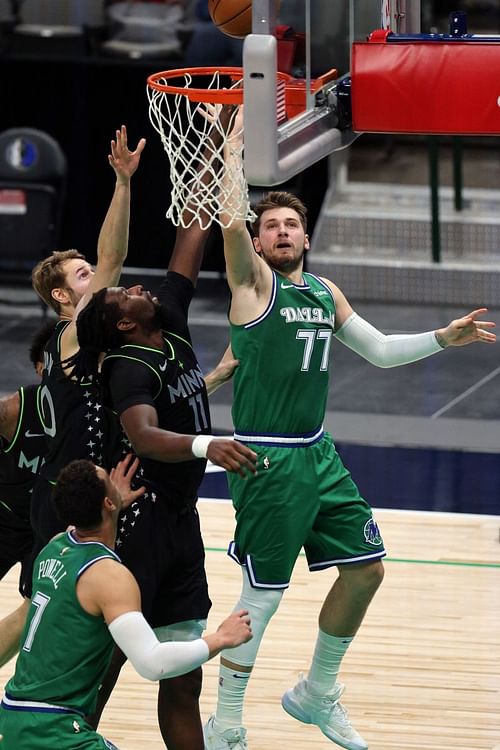 Luka Doncic goes in for lay-up foDallas Mavericks