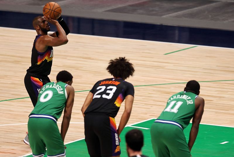 Chris Paul takes a free throw for Phoenix Suns.