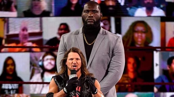 3 कारण क्यों WWE में एजे स्टाइल्स और ओमोस को अलग कर देना चाहिए और 2 कारण क्यों अलग नहीं करना चाहिए
