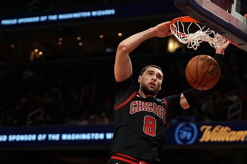 Zach LaVine #8 of the Chicago Bulls dunks against the Washington Wizards 