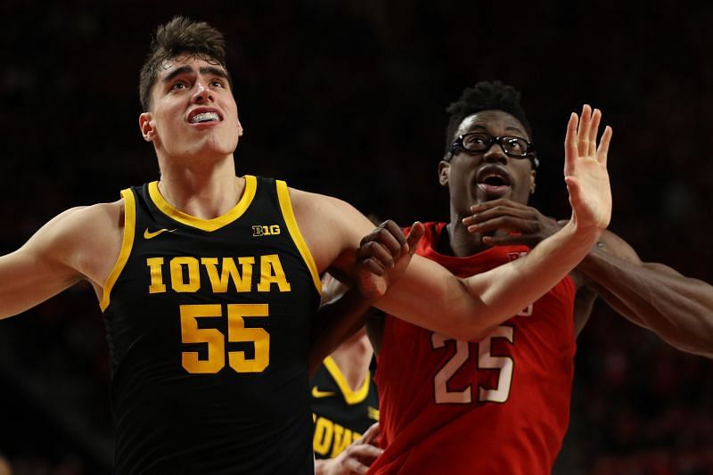 The Iowa Hawkeyes lost two straight conference games before winning against the Michigan State Spartans recently