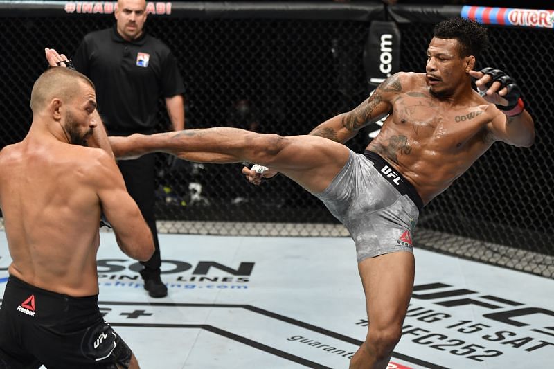 Popular UFC Welterweight Alex Oliveira features on this weekend&#039;s main card.