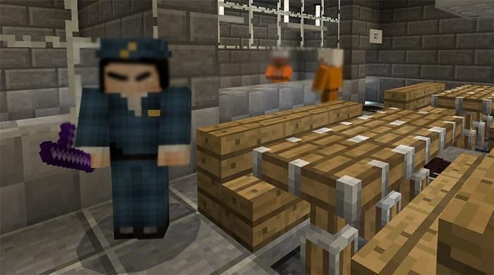 Un guardia de jugador vigilando la cárcel en Minecraft.
