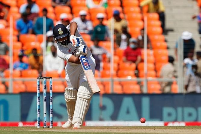 Mohammed Azharuddin explains why batsmen should avoid wearing spikes on turning tracks