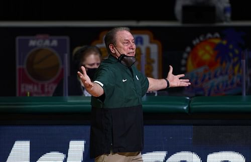 Michigan State Head Coach Tom Izzo reacting agaisnt Iowa.