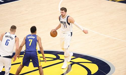 Luka Doncic (#77) of the Dallas Mavericks.